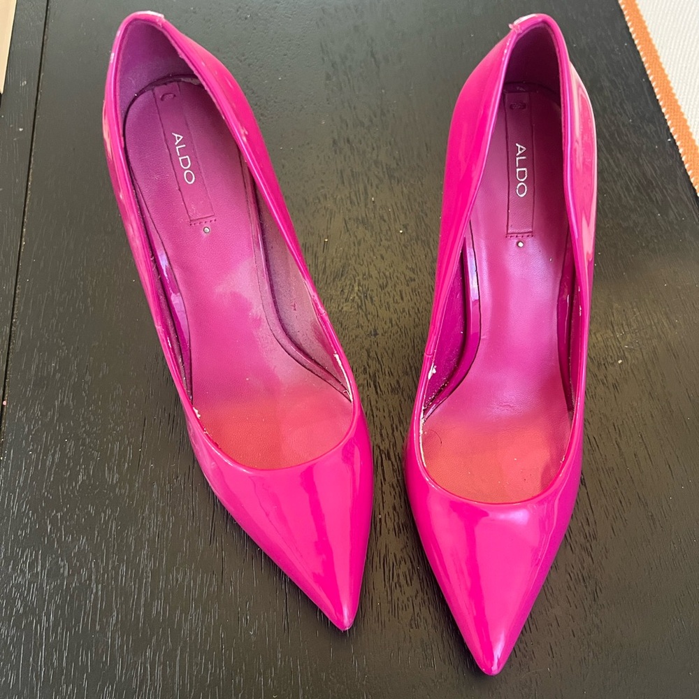 🌸Aldo Hot pink heels